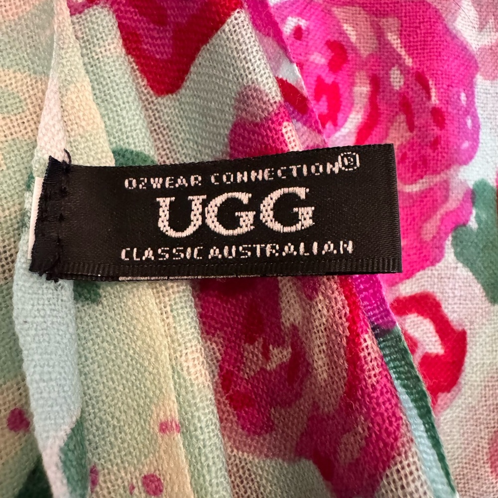 New UGG Floral Scarf with Pink and Blue Ombre Fade - Picture 4 of 6